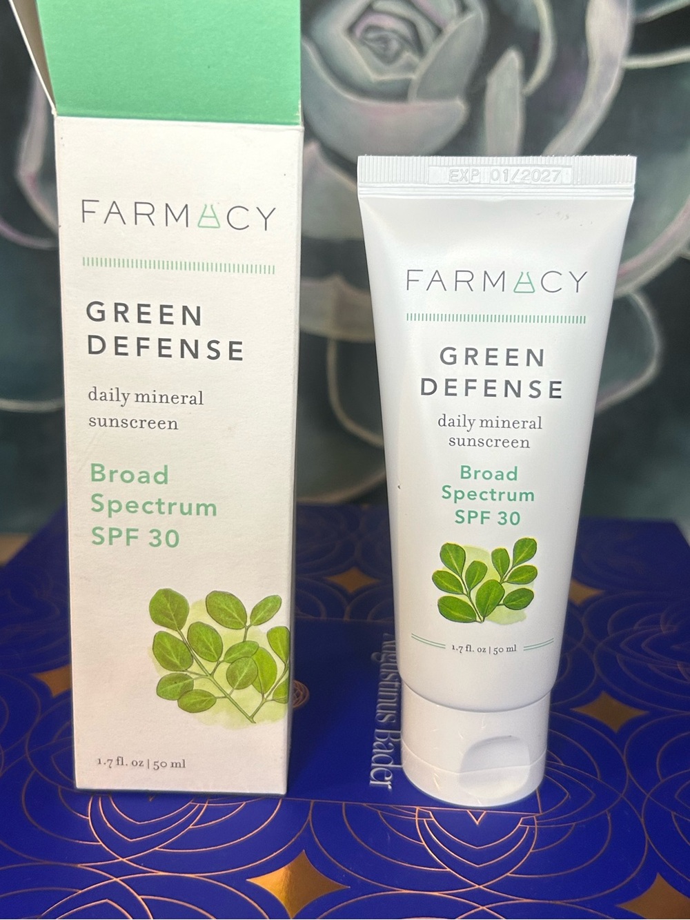 Farmacy Green Defense Daily Mineral Sunscreen SPF 30 - Picture 5 of 9